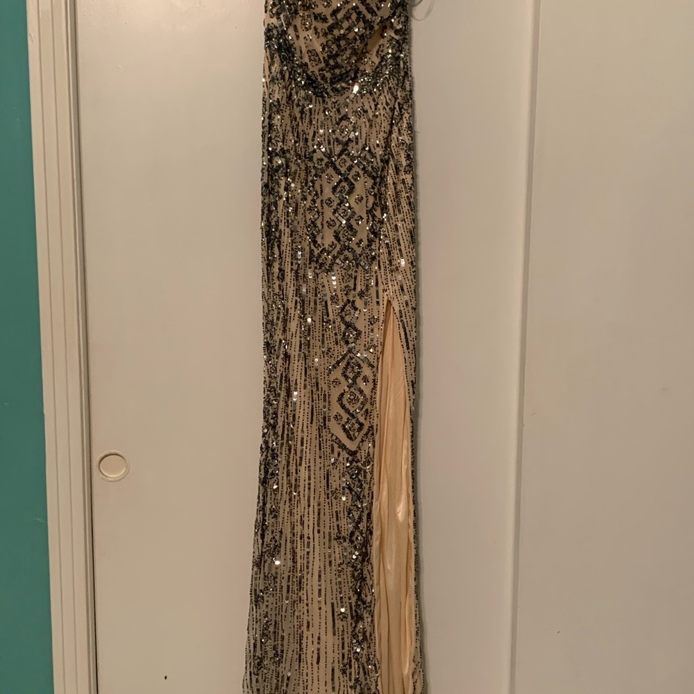 🌟Primavera Gown/Dress🌟 - Picture 2 of 9